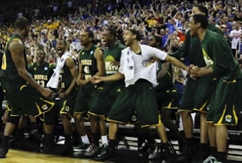 norfolk-state-celebrates-on-bench-during-upset-of-missouri
