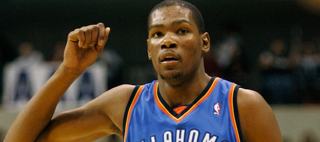 kevin-durant-leads-the-nba-in-scoring