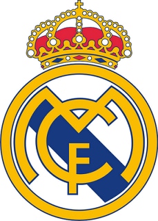 Victory Parade Gone Bad: Sergio Ramos of Real Madrid Loses Grip of Spanish Cup Trophy (Video)